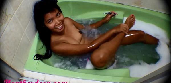  HD Bathtub Creamthroat Throatpie with Thai Teen Heather Deep